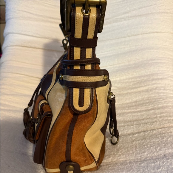 Isabella Fiore Multicolor Leather Shoulder Bag - Picture 3 of 10